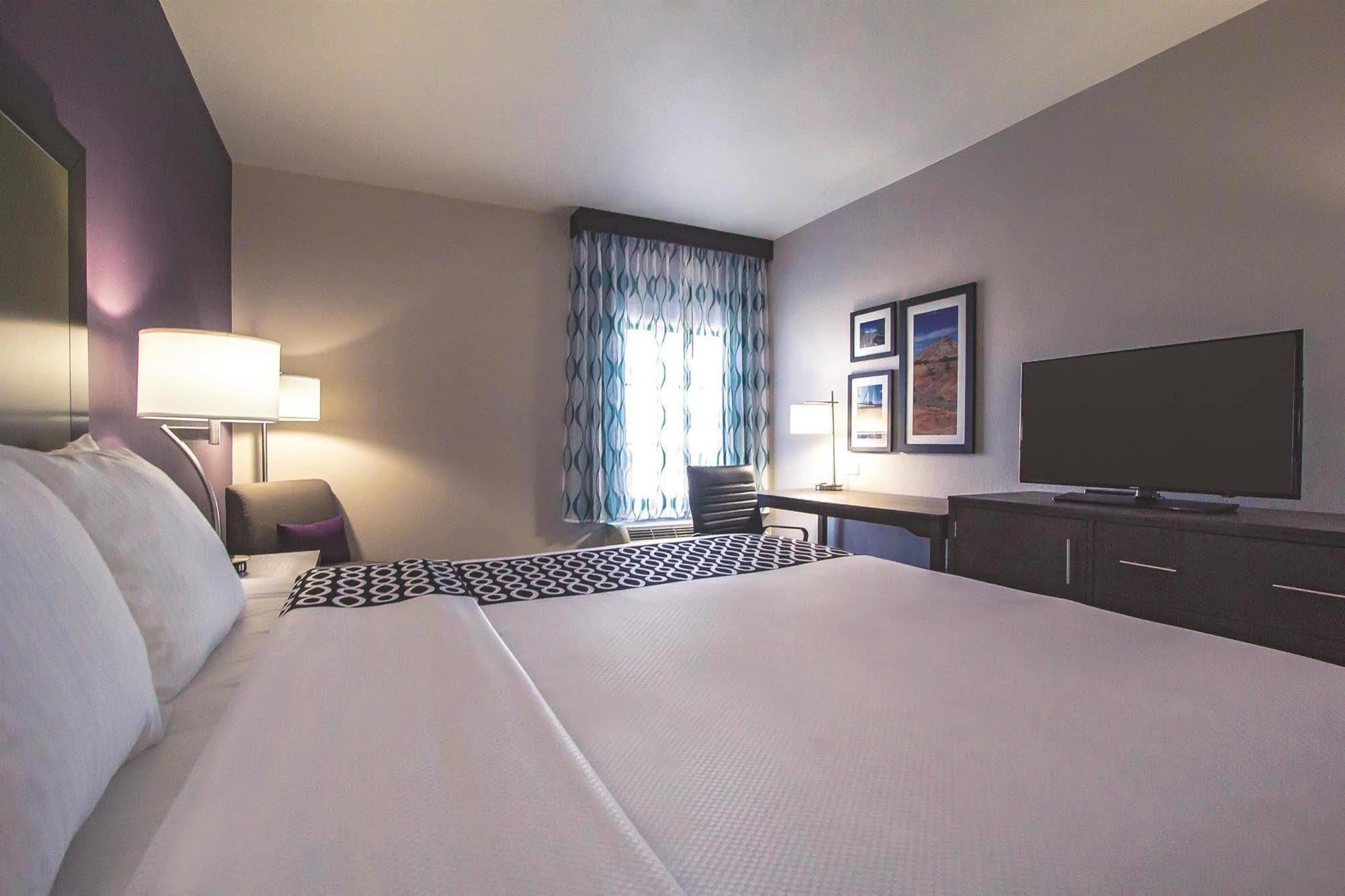 Hotel La Quinta By Wyndham Pampa Exteriér fotografie